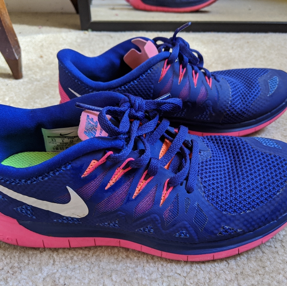 Nike run free 5.0 size 8.5 shoes